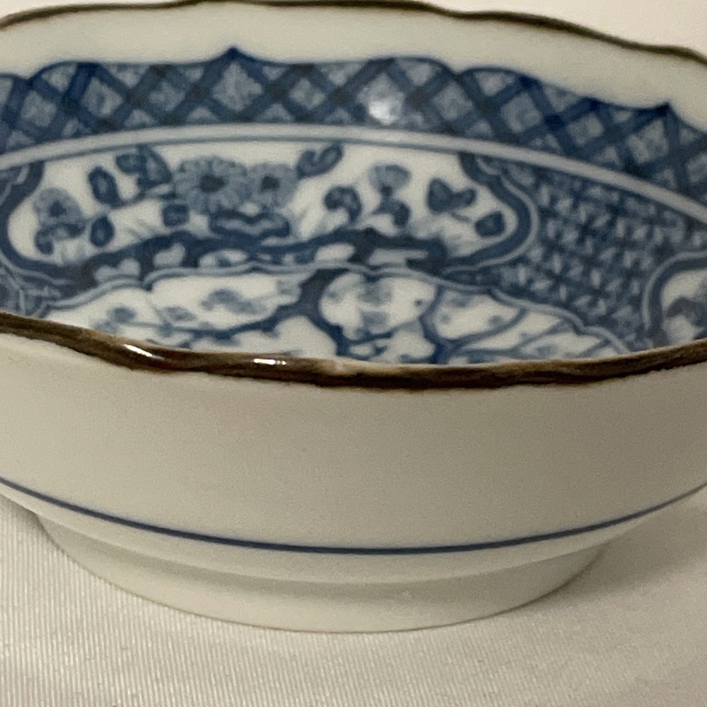 Vintage TOYO Japan Peacock Porcelain 4-1/4" Trinket Bowl Andrea By Sadek Blue - Picture 6 of 10